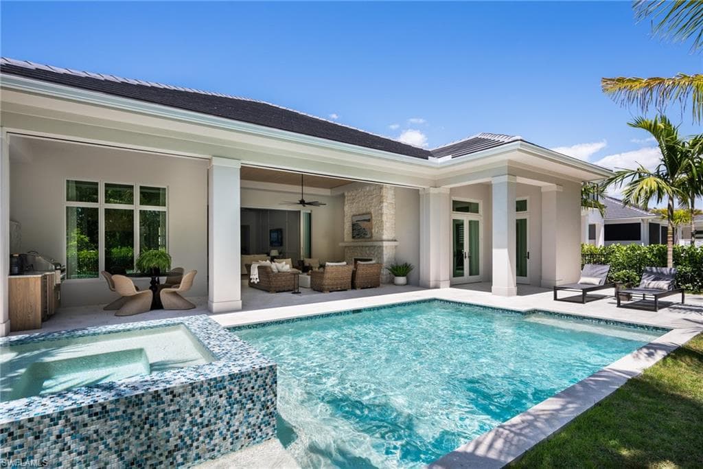 6638 Palisades Ave, Naples, FL 34109-24