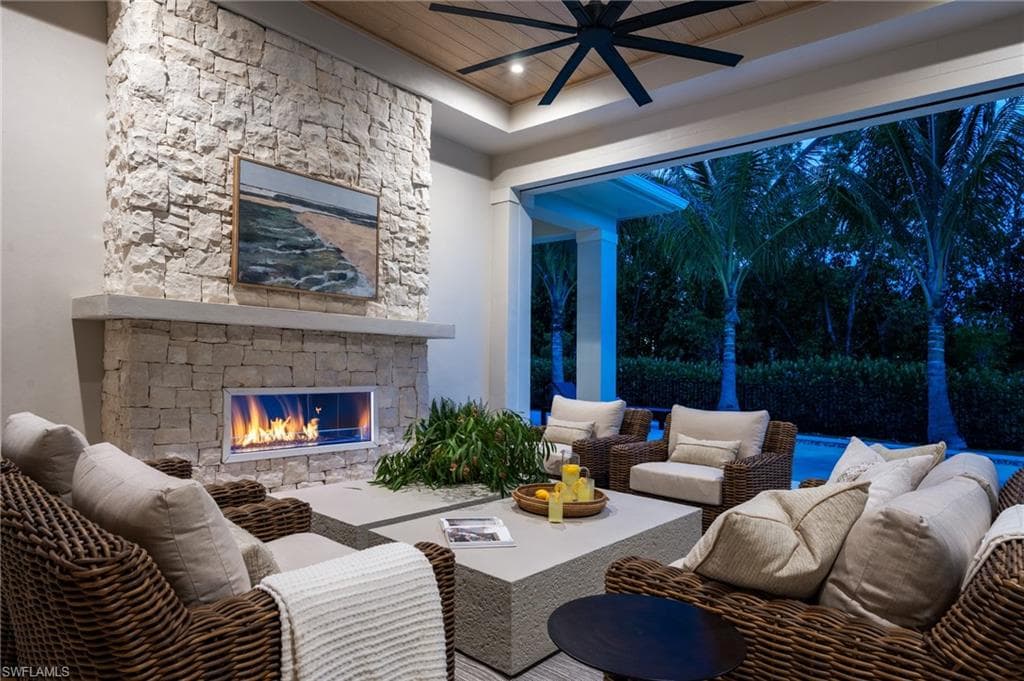 6638 Palisades Ave, Naples, FL 34109-28