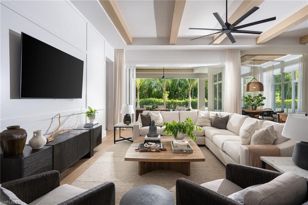 6638 Palisades Ave, Naples, FL 34109-2