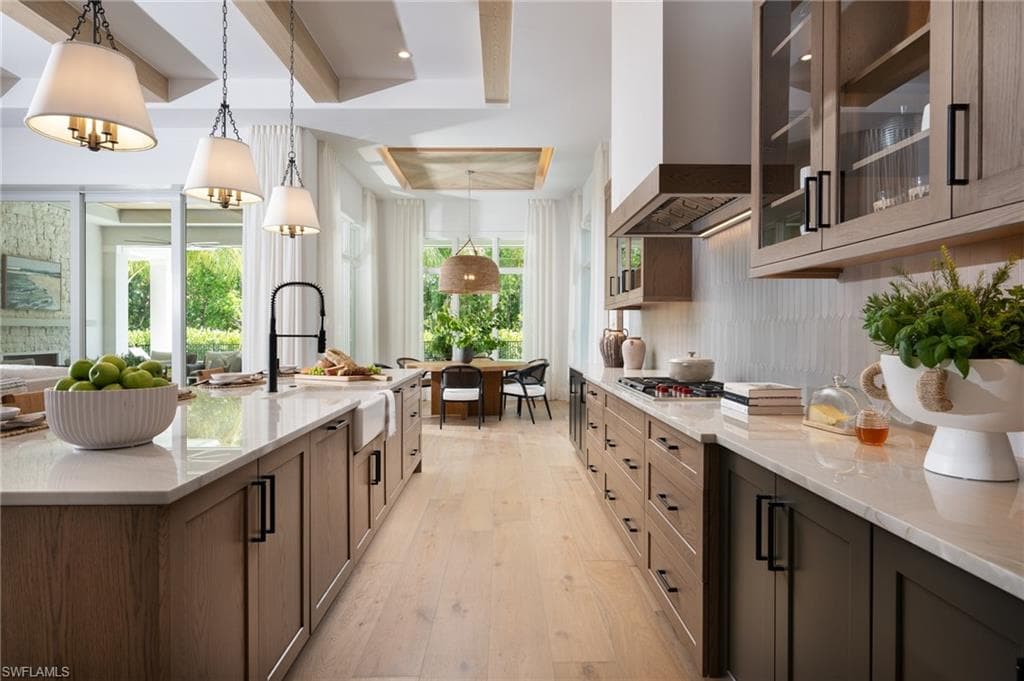 6638 Palisades Ave, Naples, FL 34109-5