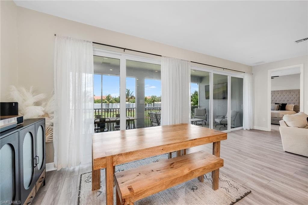 2543 Seychelles Dr 606, Naples, FL 34112-9
