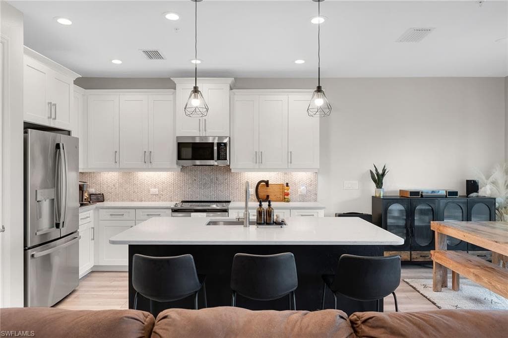 2543 Seychelles Dr 606, Naples, FL 34112-11