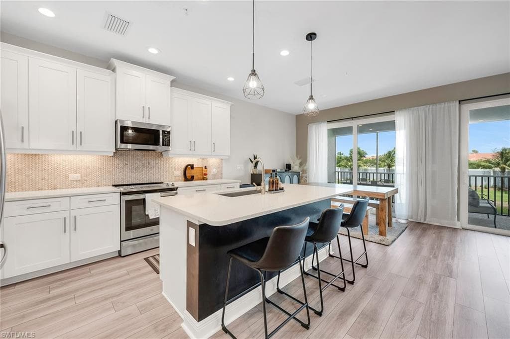 2543 Seychelles Dr 606, Naples, FL 34112-12