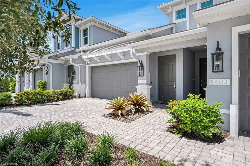 2543 Seychelles Dr 606, Naples, FL 34112-1