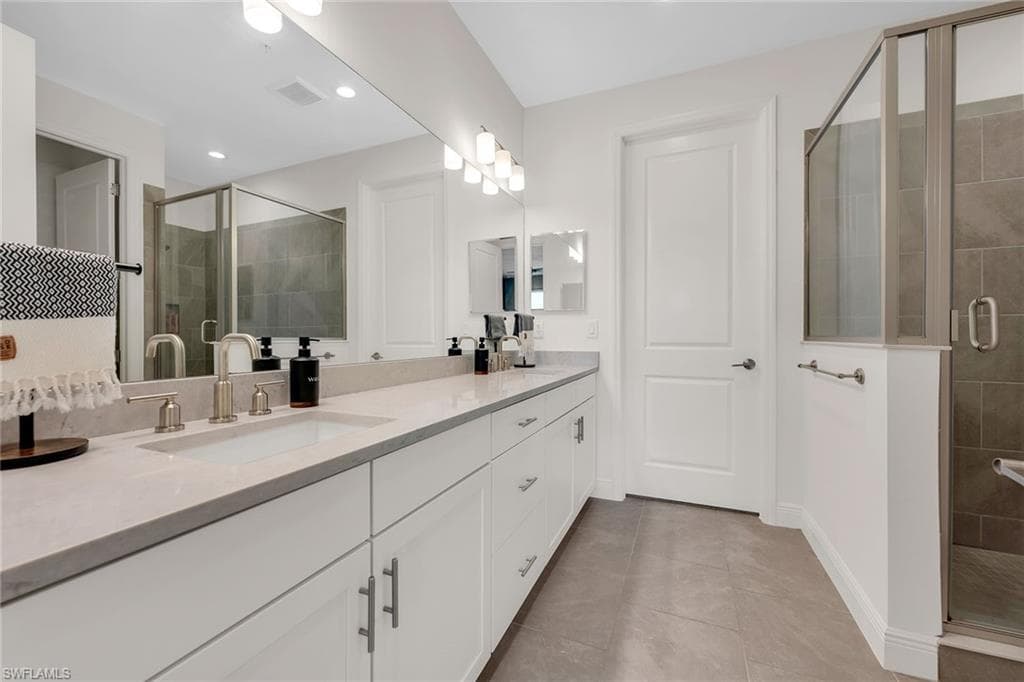 2543 Seychelles Dr 606, Naples, FL 34112-21