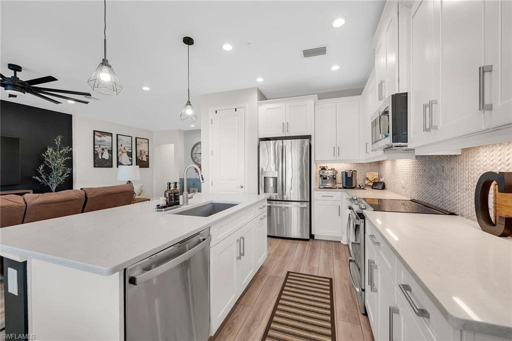 2543 Seychelles Dr 606, Naples, FL 34112-3