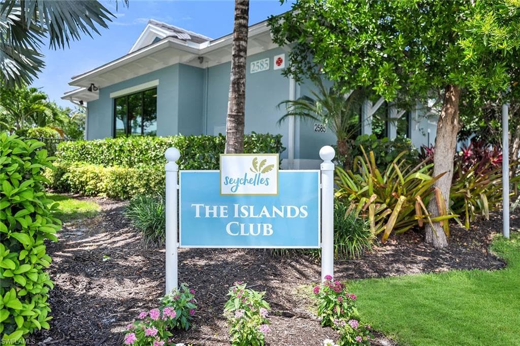 2543 Seychelles Dr 606, Naples, FL 34112-41