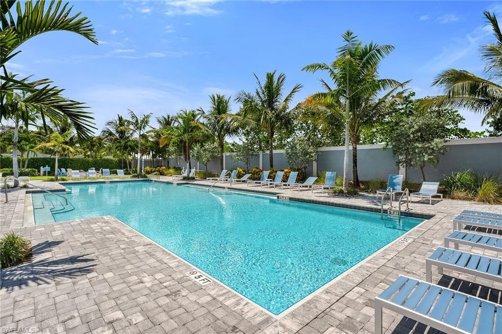 2543 Seychelles Dr 606, Naples, FL 34112-46
