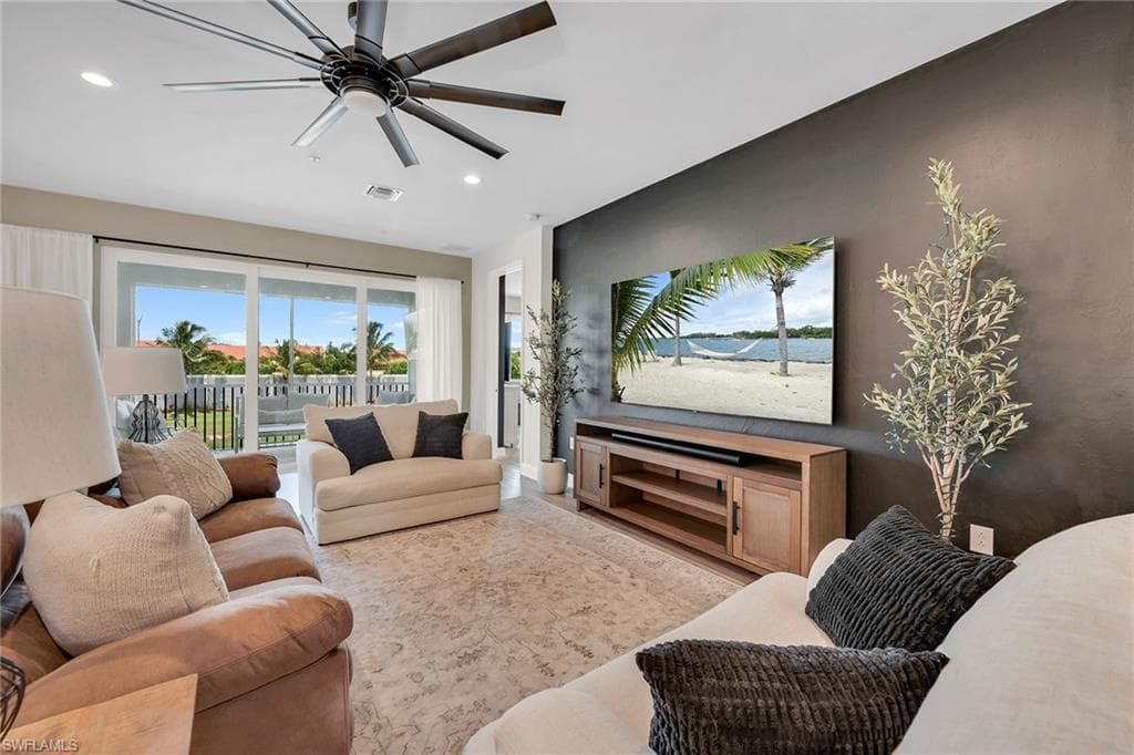 2543 Seychelles Dr 606, Naples, FL 34112-7