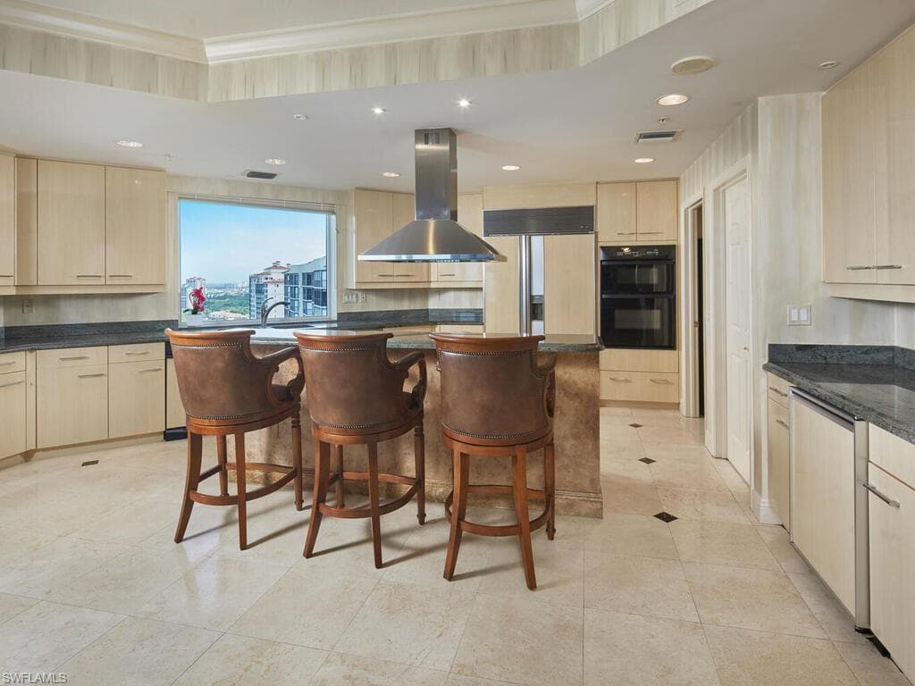 7225 Pelican Bay Blvd 2205, Naples, FL 34108-10