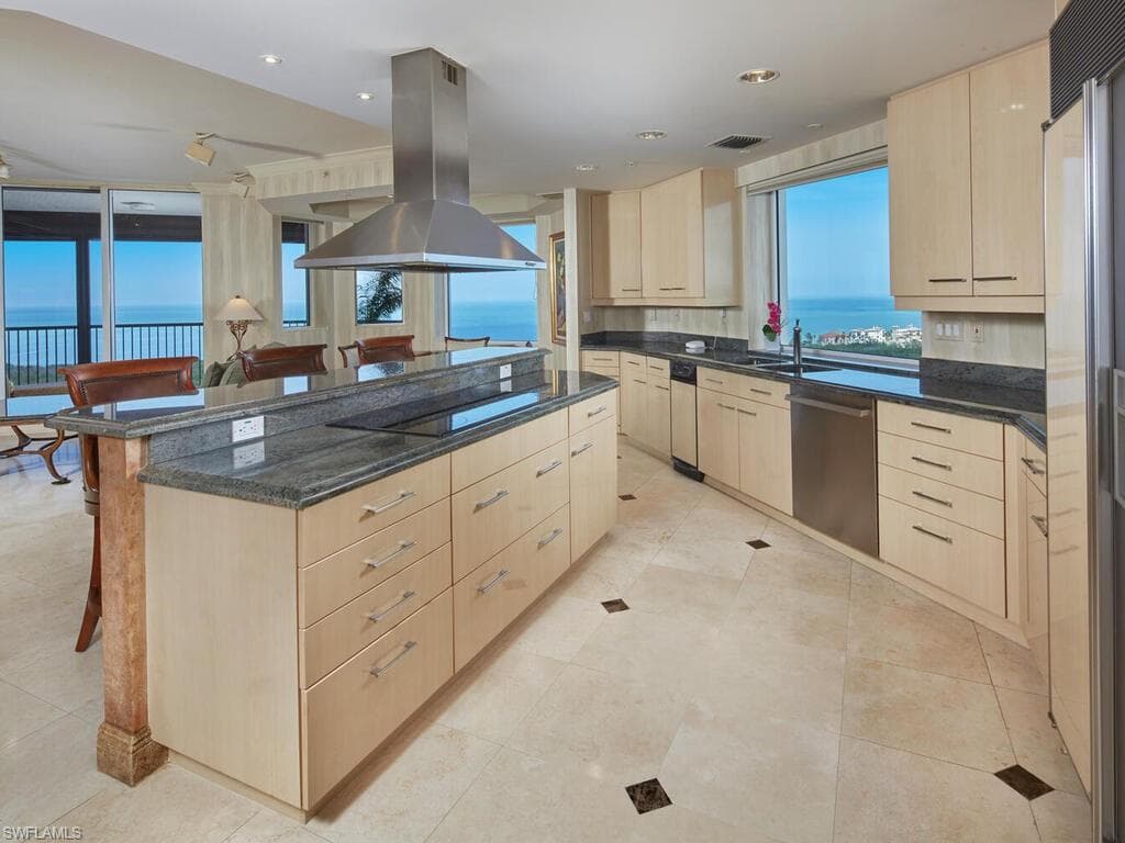 7225 Pelican Bay Blvd 2205, Naples, FL 34108-11