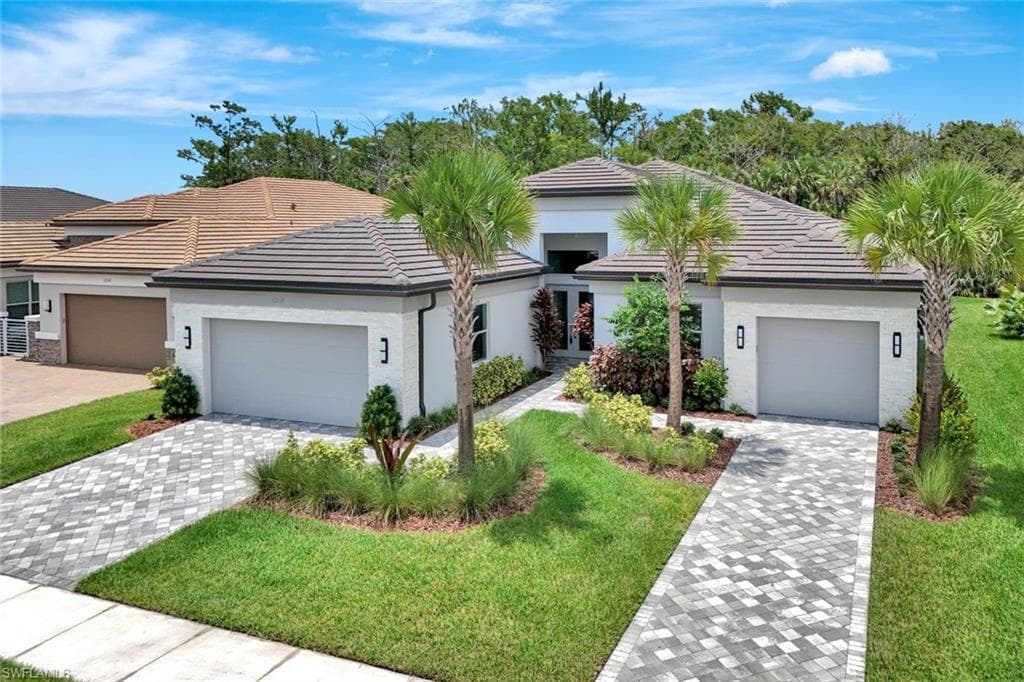 12049 Azalea Way, Naples, FL 34120-32