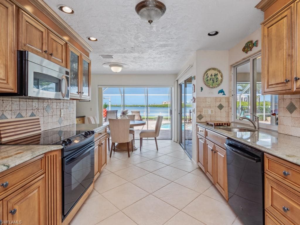 1112 Edington Pl, Marco Island, FL 34145-13