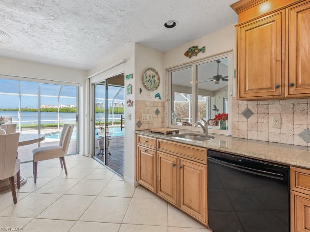 1112 Edington Pl, Marco Island, FL 34145-14