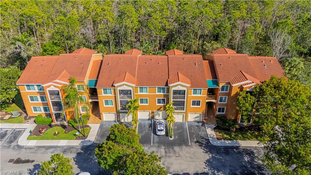 1105 Reserve Ct 305, Naples, FL 34105-9