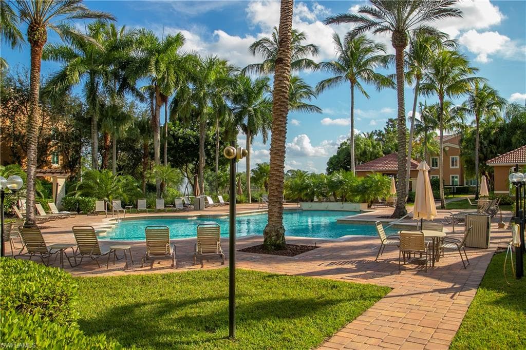 1105 Reserve Ct 305, Naples, FL 34105-14