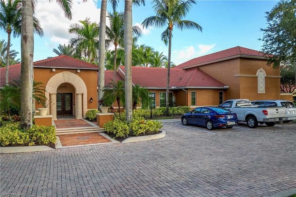 1105 Reserve Ct 305, Naples, FL 34105-16
