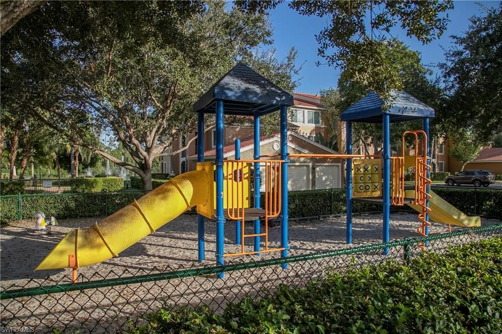 1105 Reserve Ct 305, Naples, FL 34105-17