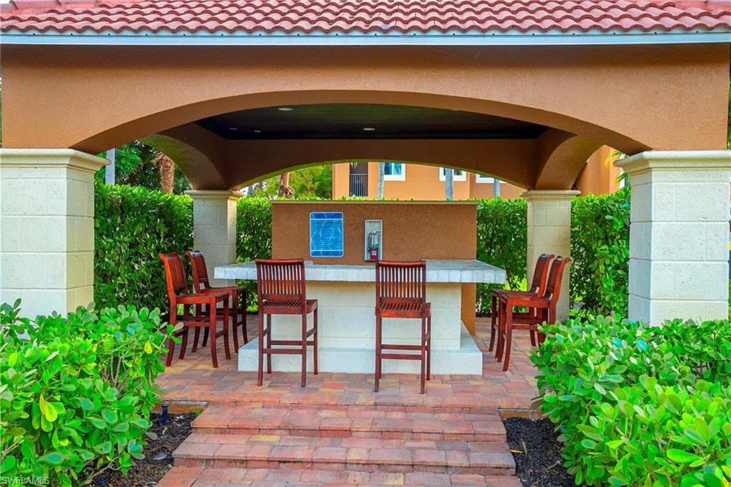 1105 Reserve Ct 305, Naples, FL 34105-20