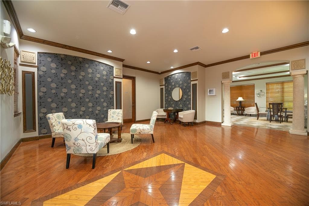 1105 Reserve Ct 305, Naples, FL 34105-23