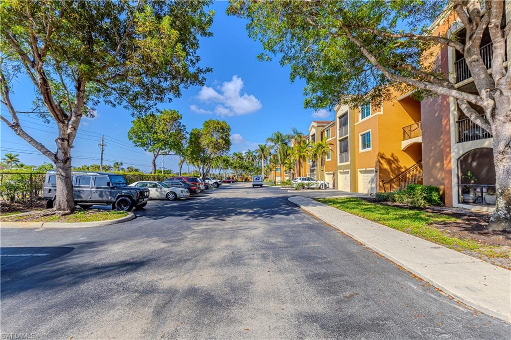1105 Reserve Ct 305, Naples, FL 34105-32