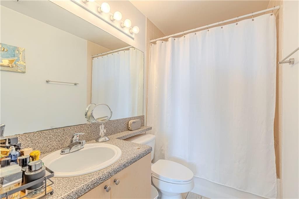 1105 Reserve Ct 305, Naples, FL 34105-36