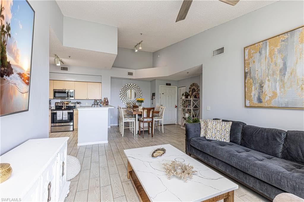 1105 Reserve Ct 305, Naples, FL 34105-48