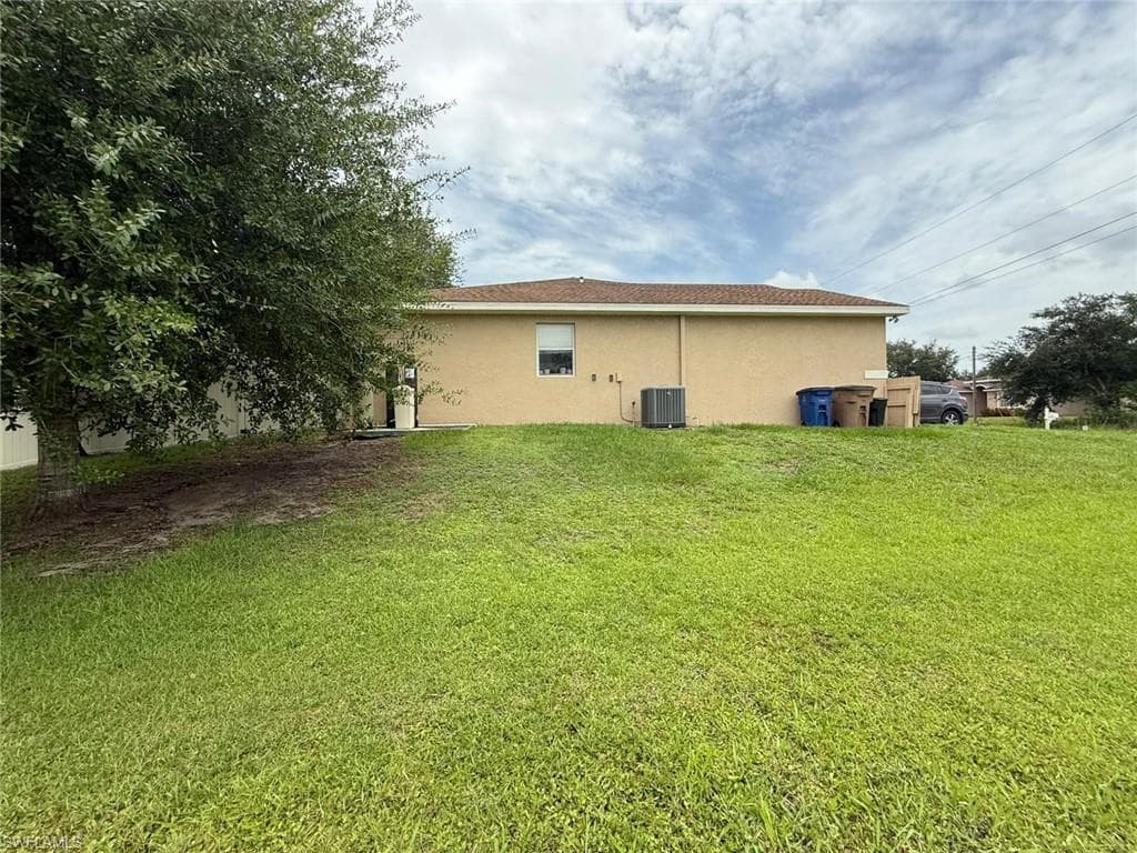 1909 Milstead Ave, Lehigh Acres, FL 33972-4