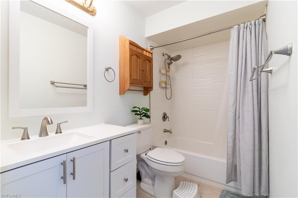 1014 Pine Isle Ln 1014, Naples, FL 34112-16
