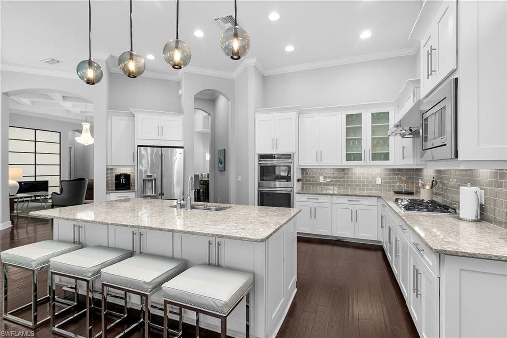 3193 Olympia Ln, Naples, FL 34114-9