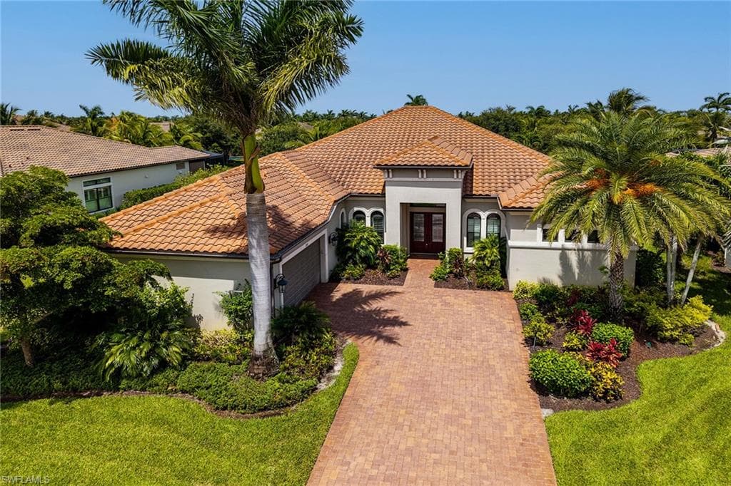 3193 Olympia Ln, Naples, FL 34114-1