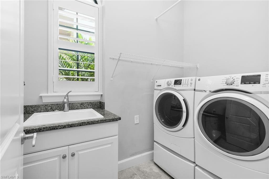 3193 Olympia Ln, Naples, FL 34114-26