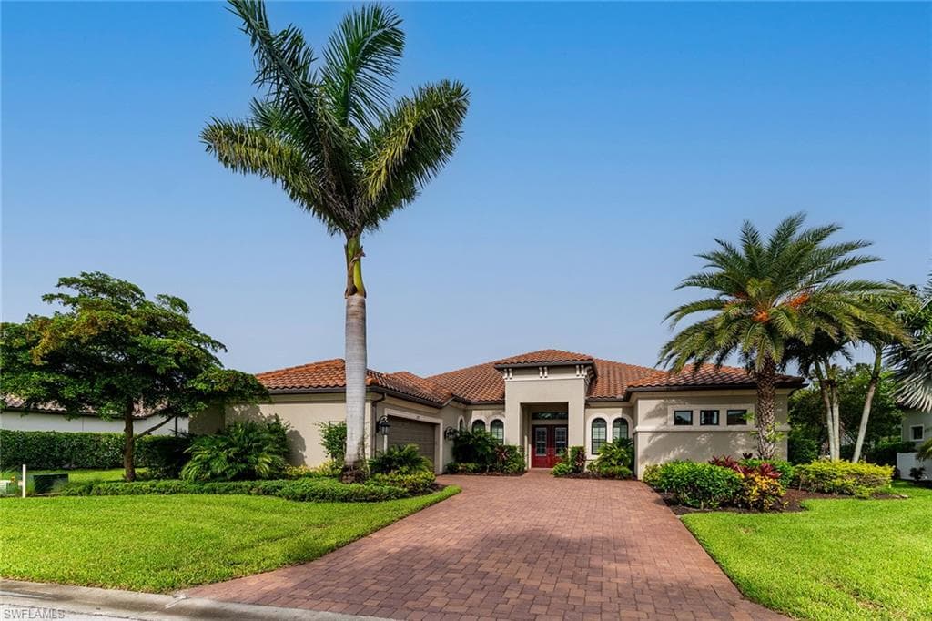 3193 Olympia Ln, Naples, FL 34114-3