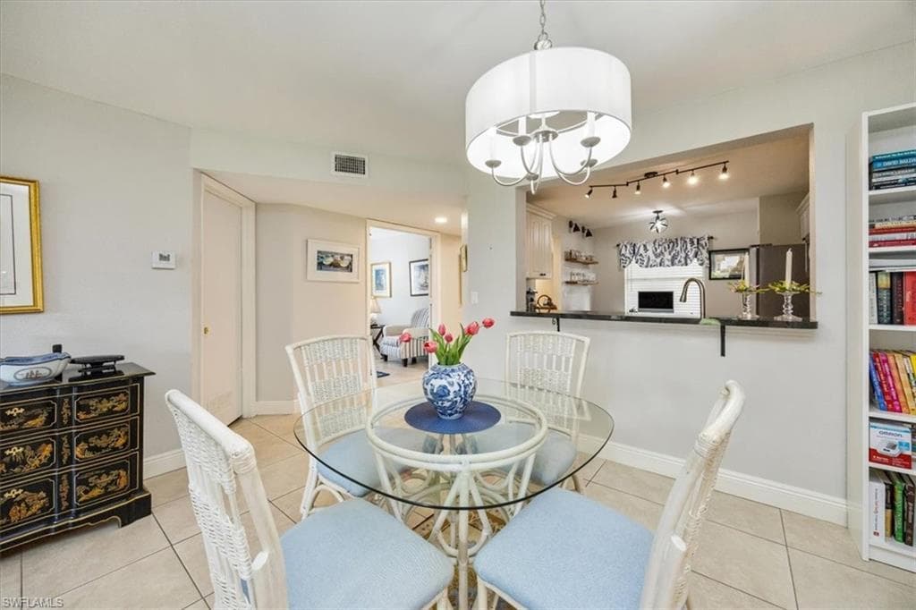 1330 Derbyshire Ct E104, Naples, FL 34116-11