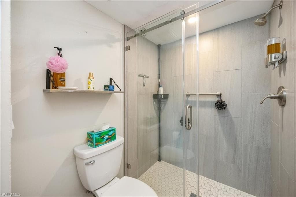 1330 Derbyshire Ct E104, Naples, FL 34116-15