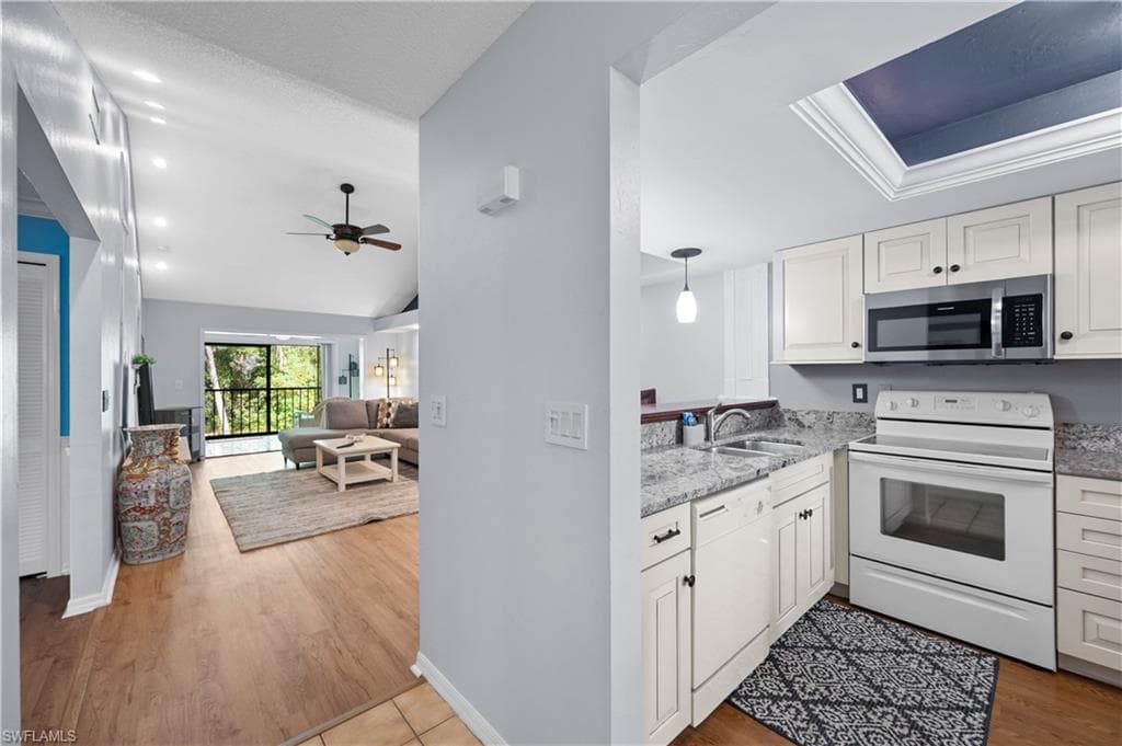 9820 Citadel Ln 202, Bonita Springs, FL 34135-9