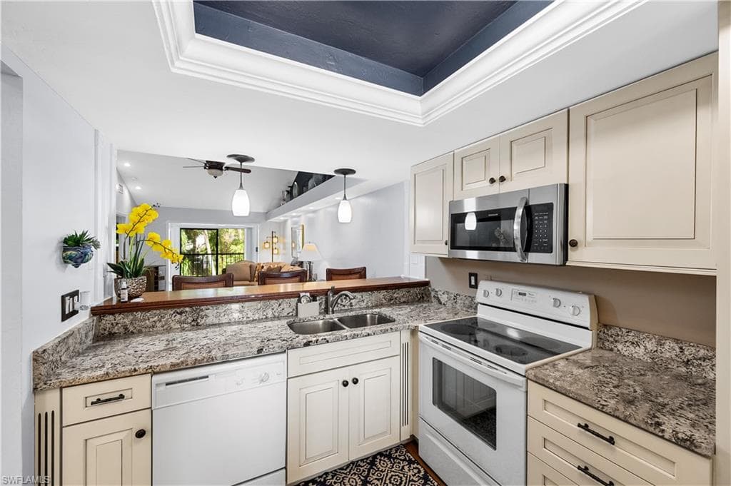 9820 Citadel Ln 202, Bonita Springs, FL 34135-11