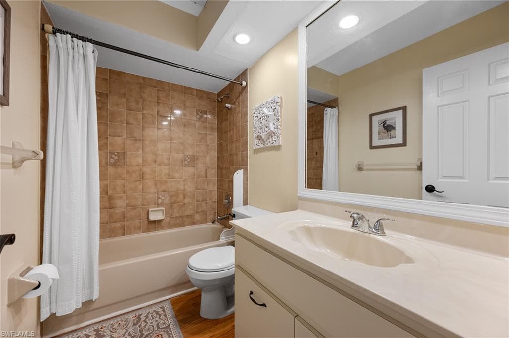 9820 Citadel Ln 202, Bonita Springs, FL 34135-34