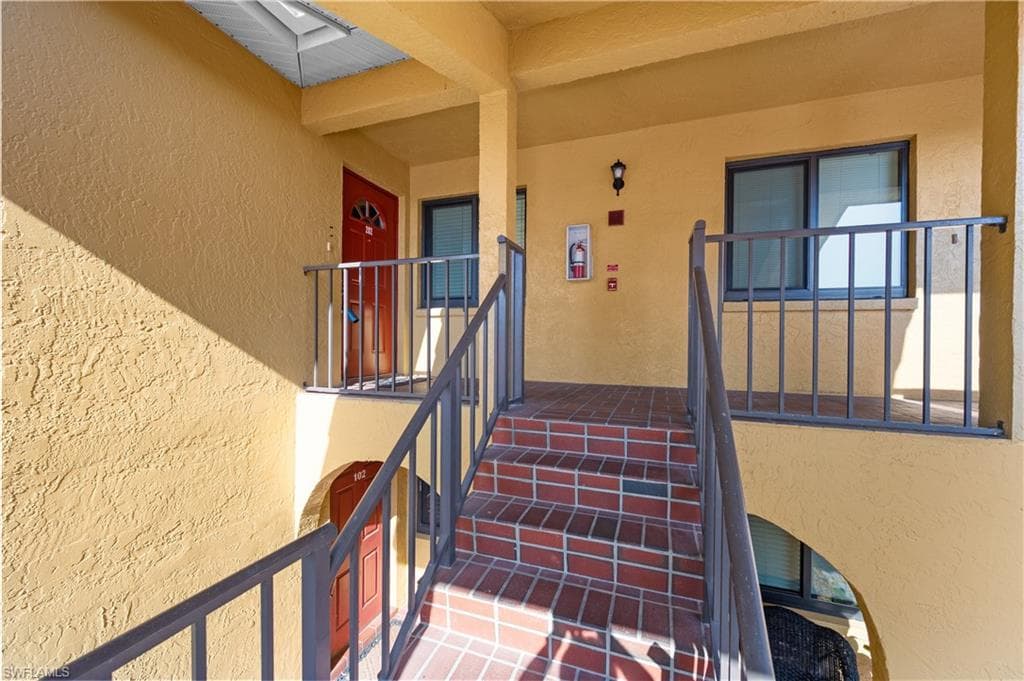 9820 Citadel Ln 202, Bonita Springs, FL 34135-7
