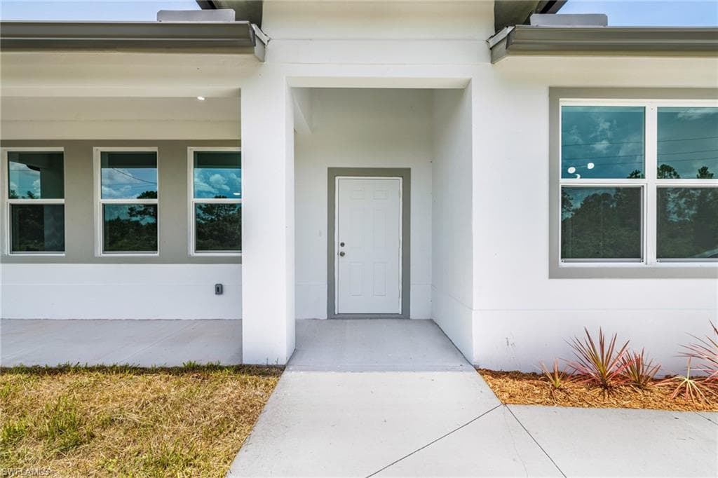 1909 Moore Ave, Lehigh Acres, FL 33972-2