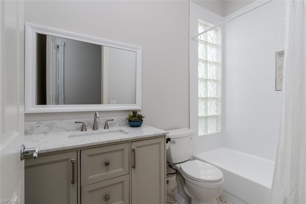 3464 Donoso Ct, Naples, FL 34109-25
