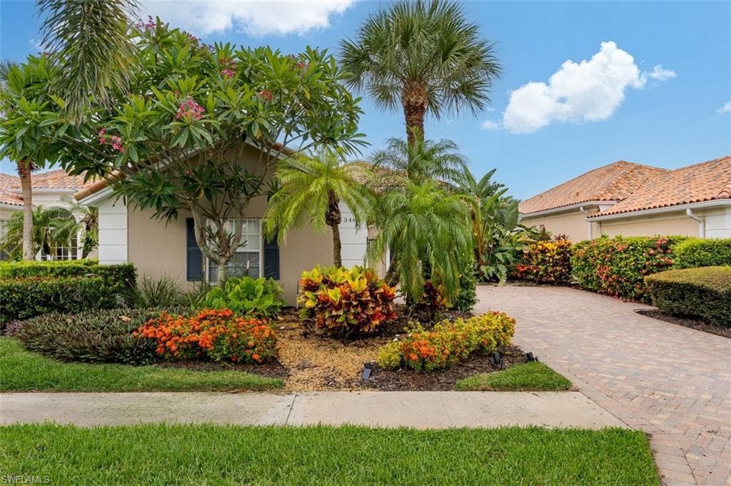 3464 Donoso Ct, Naples, FL 34109-3