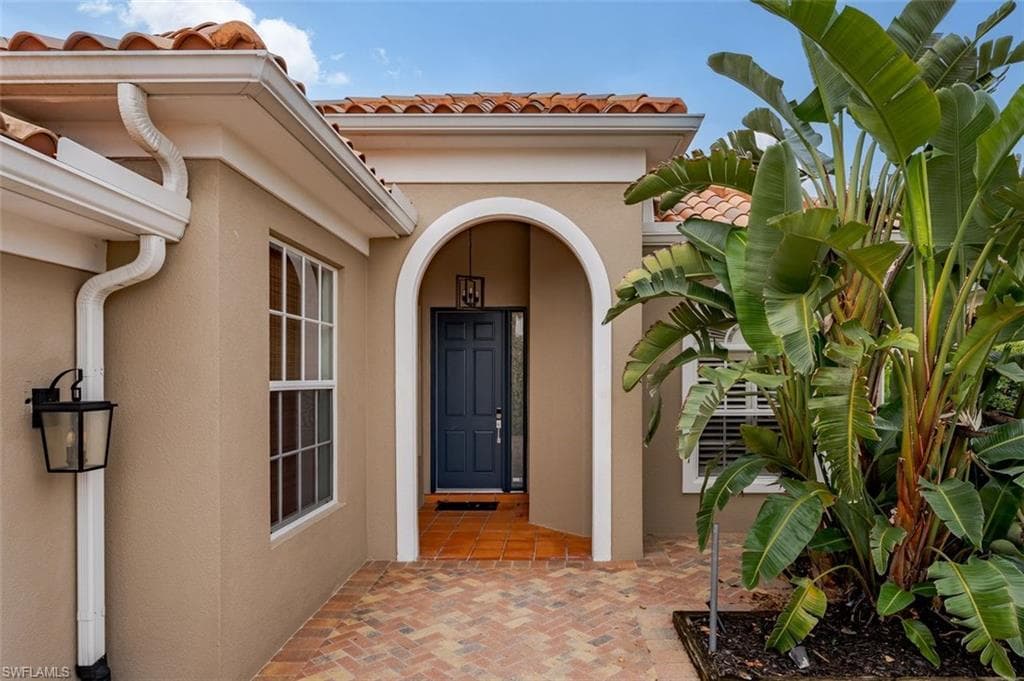 3464 Donoso Ct, Naples, FL 34109-4