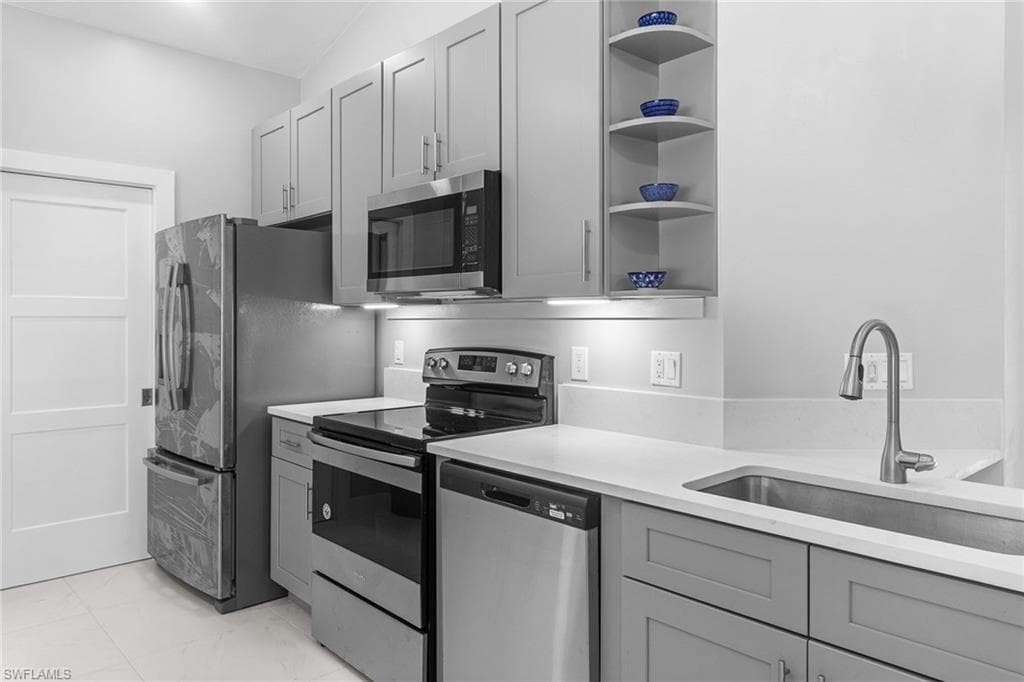530 22nd Ave NW, Naples, FL 34120-12