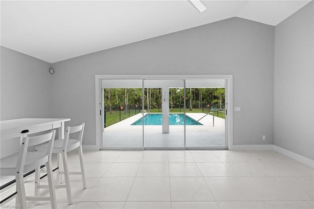 530 22nd Ave NW, Naples, FL 34120-16