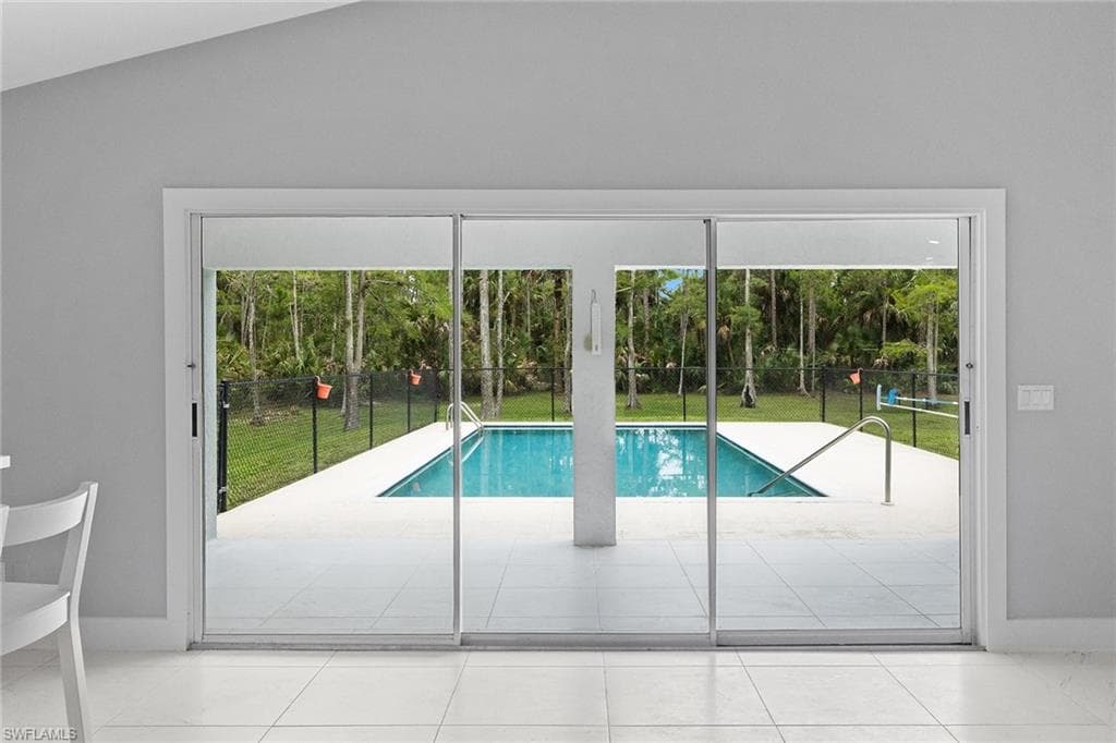 530 22nd Ave NW, Naples, FL 34120-17