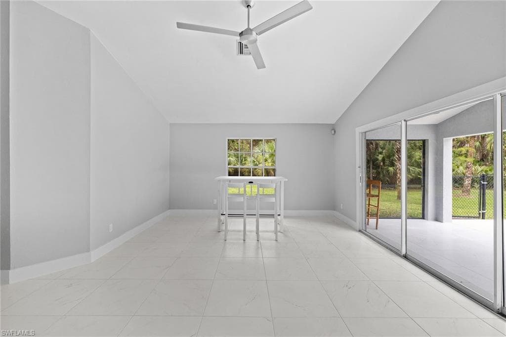 530 22nd Ave NW, Naples, FL 34120-18