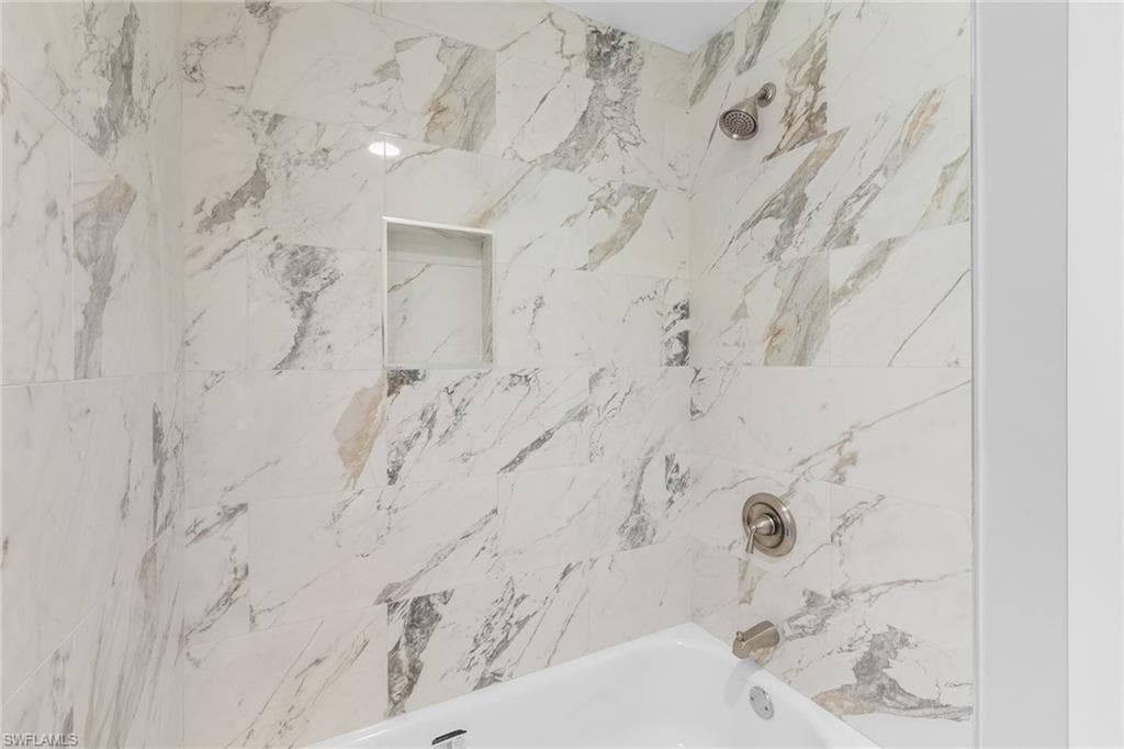 530 22nd Ave NW, Naples, FL 34120-27