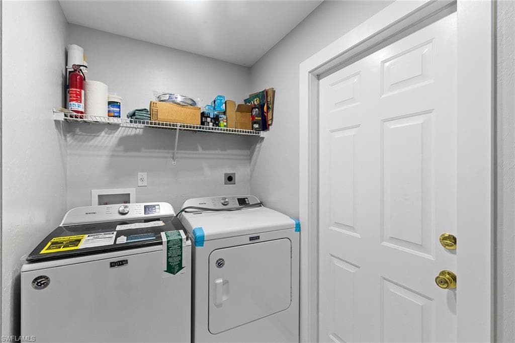 530 22nd Ave NW, Naples, FL 34120-29