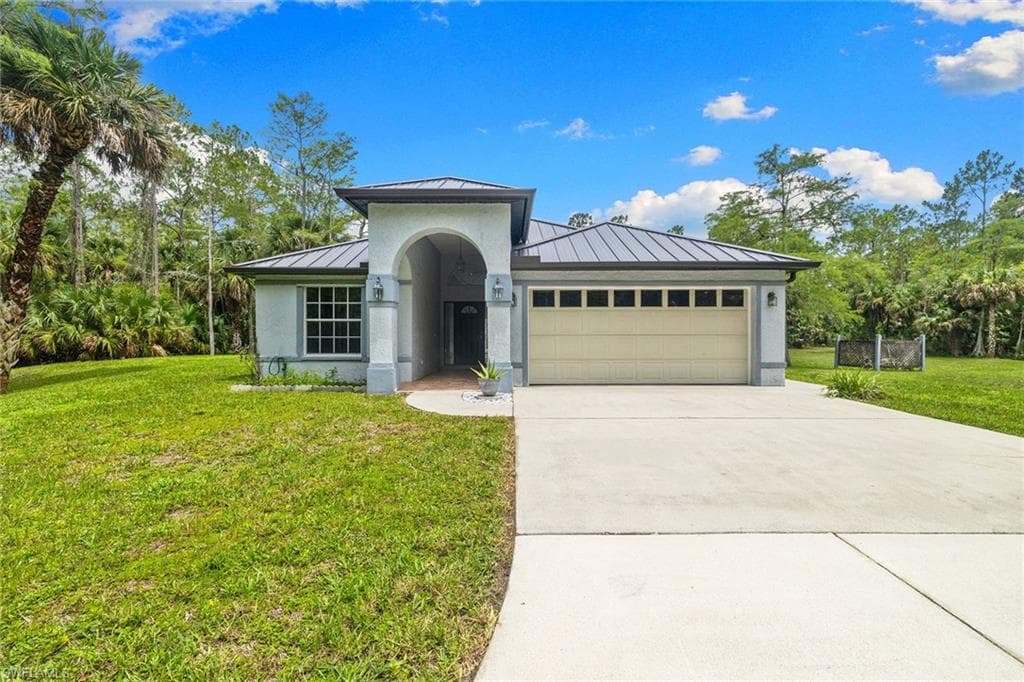 530 22nd Ave NW, Naples, FL 34120-3